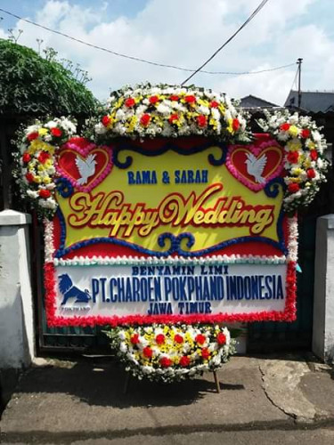 Karangan Bunga Pernikahan serang
